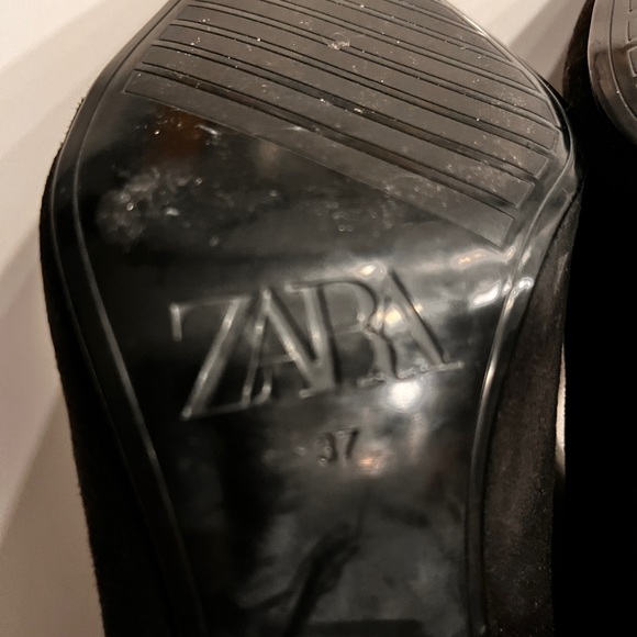 Black suede booties - Picture 8 of 9